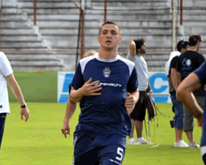 POUSO SE METE EN EL EQUIPO